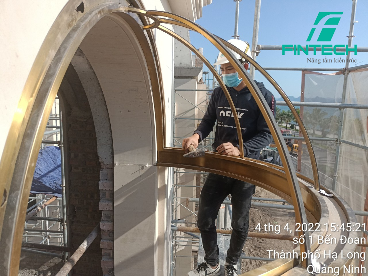 Lắp Khung vòm Inox cho mẫu mái kính vòm