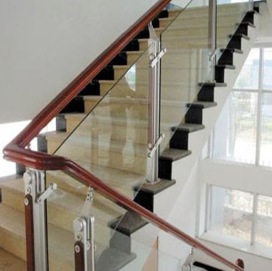 Gỗ, sắt, inox và kính: Nên chọn lan can cầu thang bằng chất liệu nào? 4